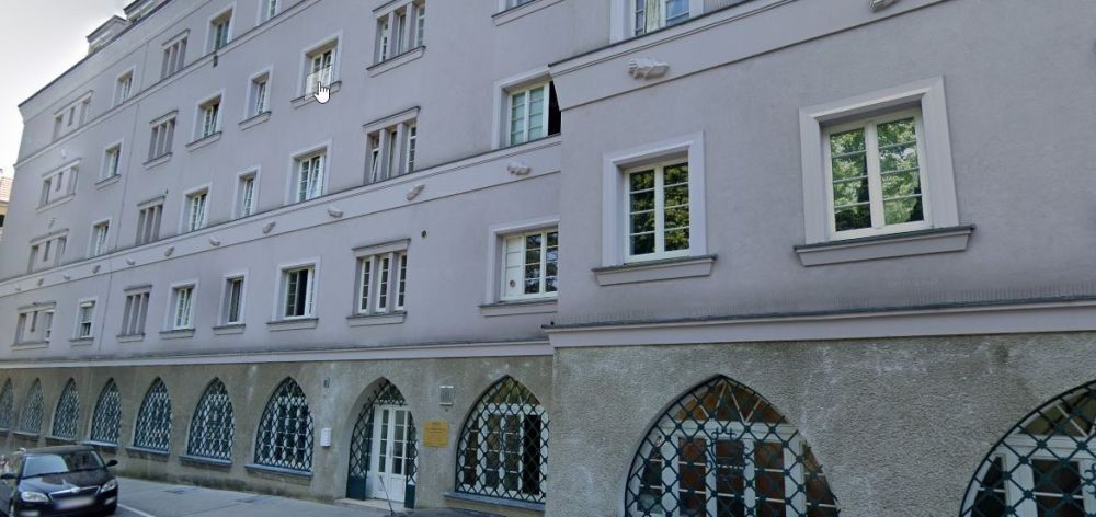 Praxis Dr. Djahan, 1110 Wien Außenansicht Eingang
